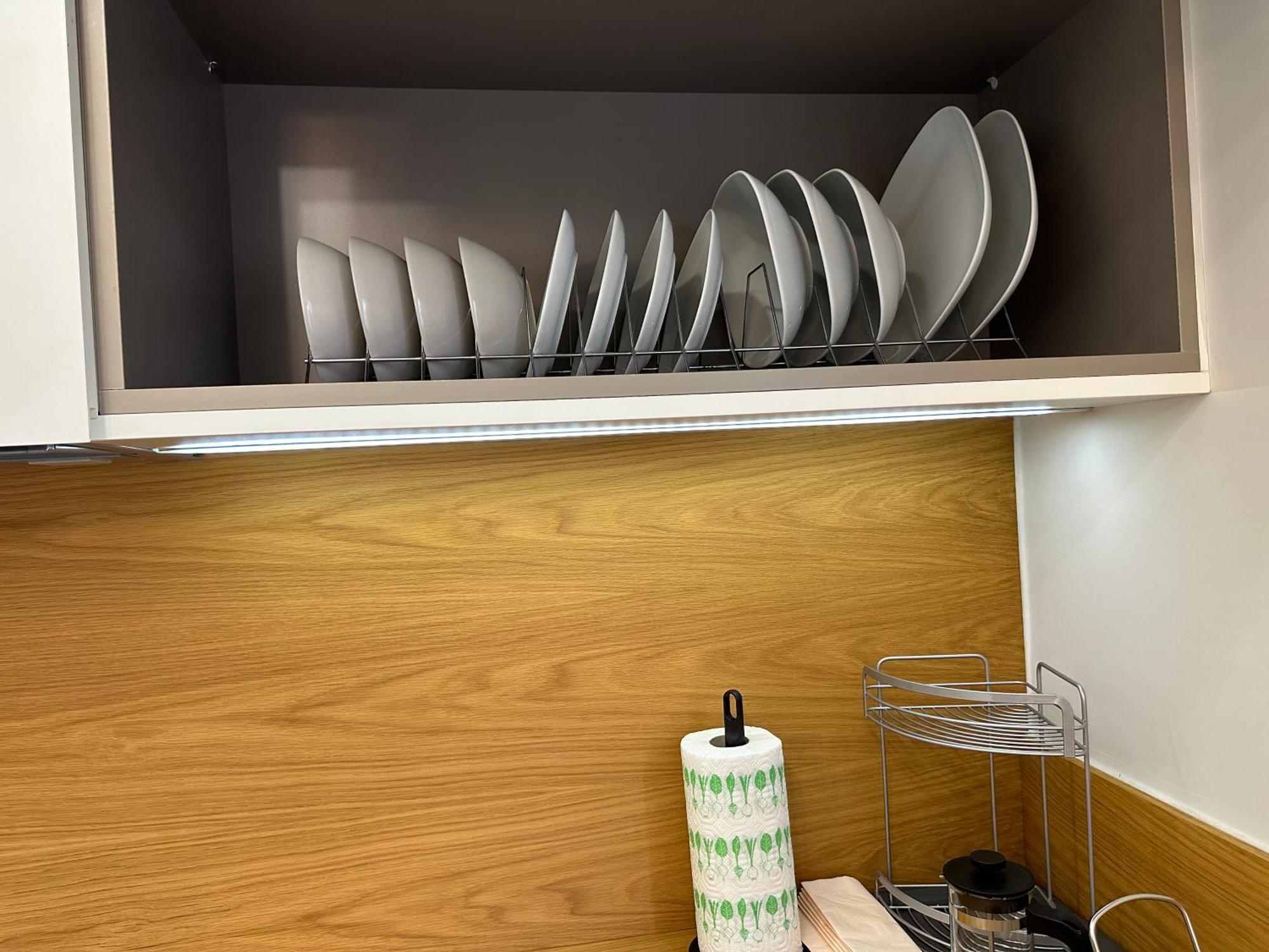 Warm And Modern Brand New Apartment Пирея Екстериор снимка